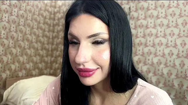 AuraXO - Anal play with dildo 😘
