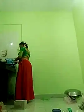 Komal_Bhabhi4u - Full naked walk for 2 minutes