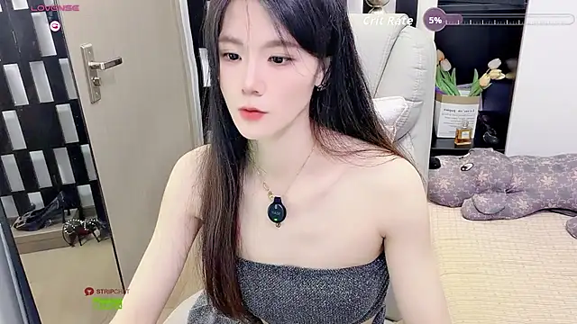 Yueyue-MM - 脱光小狗侧趴打pp20下