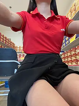 Sneaky_Cumshoot - Masturbating under cashier レジ係の下で自慰行為をする