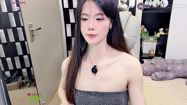 Yueyue-MM - 脱光小狗侧趴打pp20下