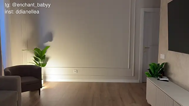 Enchant_baby - show asshole