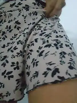 Lunix18 - Quitar blusa 💋