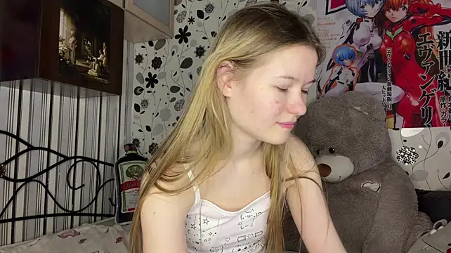 LynHillaire