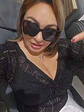 Afroditecash - Wet My Pussy ,play pussy public
