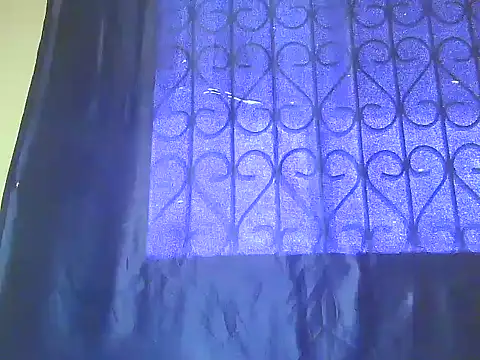 Queen_beautyy - HELP BEAUTY GET A NEW DILDO DADDIEY