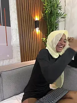 AyaBunny - Sucking cock on knees