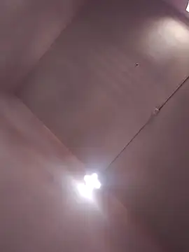 Komal_Bhabhi4u - Full naked walk for 2 minutes