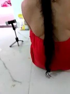 Komal_Bhabhi4u - Full naked walk for 2 minutes
