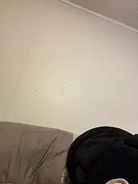 Caligirl9895 - Bend over, touch toes for 30secs
