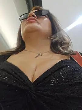 Afroditecash - Wet My Pussy ,play pussy public