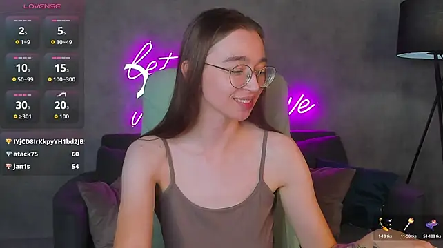 Lucy_Green - nipple flash