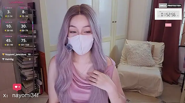 Nayomi_34f
