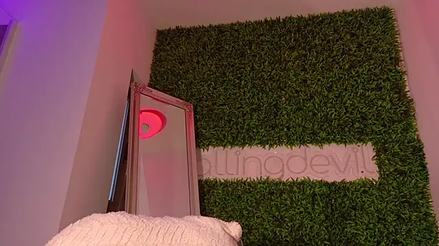Realhotfallingdevil - Let's SQUIRT !!
