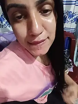 Maya-120 - Lip show