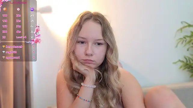 Queenneee - rub pussy