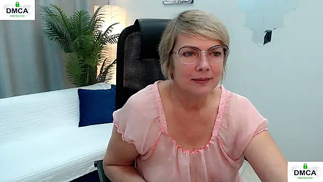 Pion_01 - Can I borrow your kiss tonight?