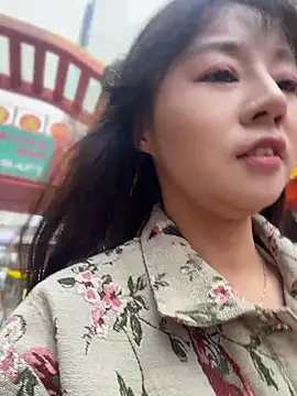 Bingbing6699 - 路边露全胸性感揉胸