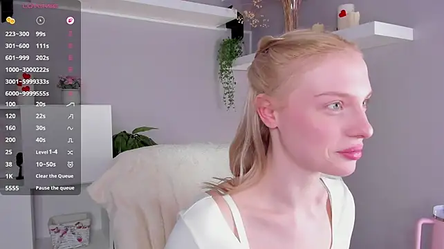 Alice_Taylori - Take off bra under top