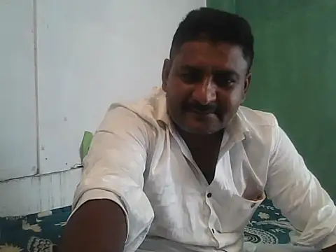 Priya_8581 - gum in mouth
