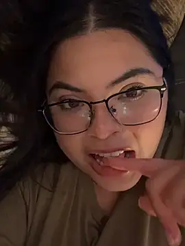 Miacanela_xo - Drizzy licks Mia’s nipples