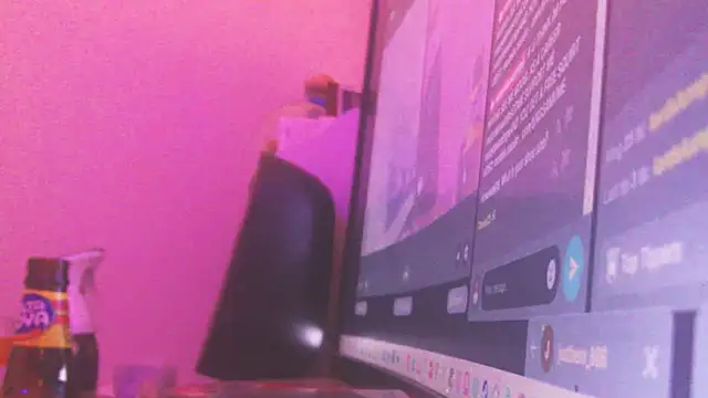 Nastydianastrips - SQUIRT ON YOUR VIBRATOR FOR US RIGHT NOW