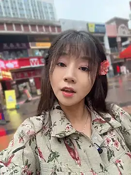 Bingbing6699 - 路边露全胸性感揉胸
