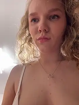 Ketitull - TOPLESS