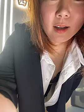 YuYu-881 - 脱一件衣服