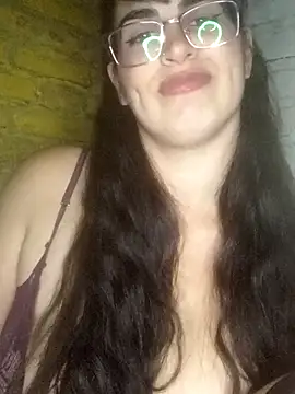 Tuputita11099 - Me chupo las tetas