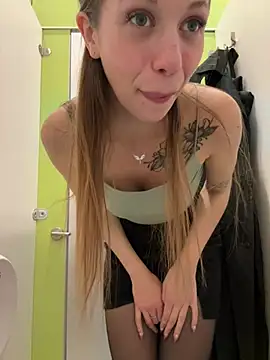 Olivia_Jemison - Play with pussy under panties OPEN DOOR