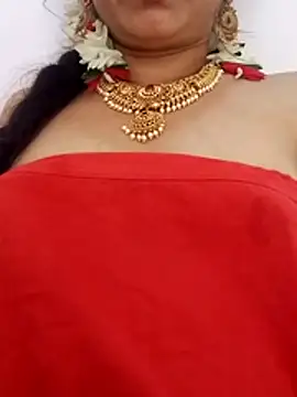 Komal_Bhabhi4u - Full naked walk for 2 minutes
