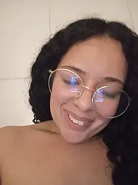 NinaSweet2 - 💕use a monster dildo 💕