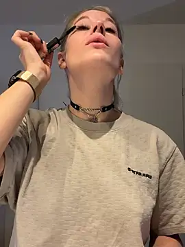 JessyLey - Show boobs
