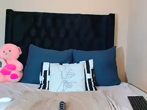 SweetieTinnyXx - FINGER ASS ONE MINUTES N SPREAD