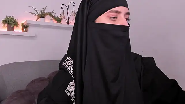 Salma_arabicc - doggy position + buttock spread