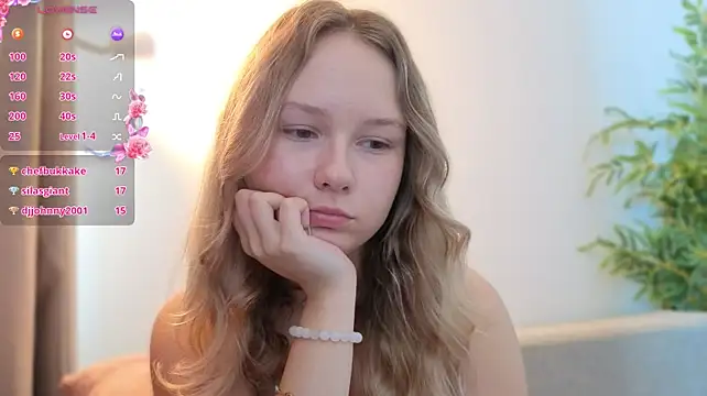Queenneee - rub pussy