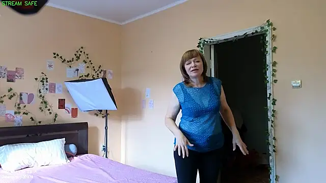 Miss_Moren - licking 2