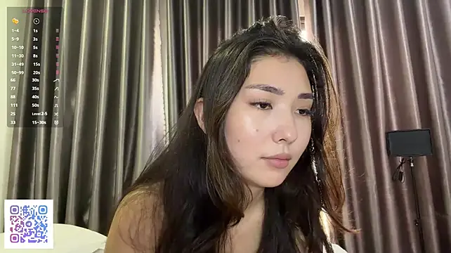 LindaHernandez - Ride pillow + pinch nipples ❤️