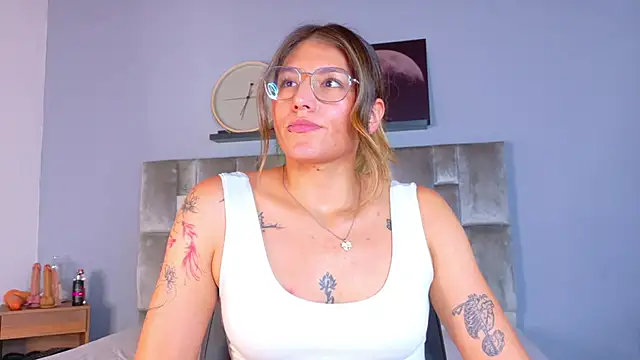 LiaaMoretti__ - GREAT CUM