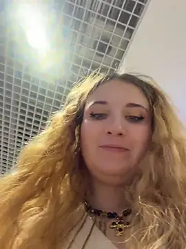 AdelRich - Ahegao on public