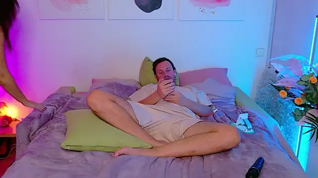 Ariana_Petite - Rub her clit🔥