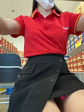Sneaky_Cumshoot - Masturbating under cashier レジ係の下で自慰行為をする