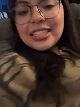 Miacanela_xo - Drizzy licks Mia’s nipples