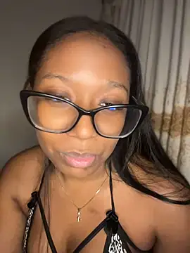 Chell_iivy - Flash tits