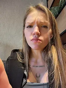 StreetSquirt - massage boobs in public