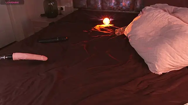 Wetwhims - FINGERING UNTIL SQUIRT