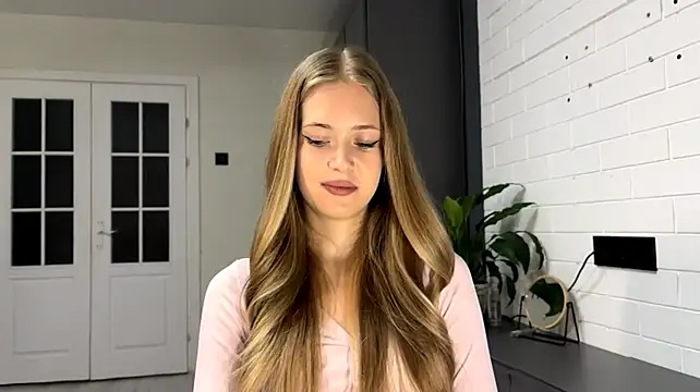 ZaidaSchwarten - sit on the cam with my ass🥰