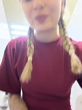 -MiaKitty - Show cute outfit + shake ass in pants🤭