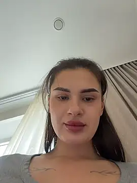 MiraReach - Sit on face + 3 fingers in pussy 🐈